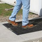 PIG® Super-Durable Outdoor Entryway Scraper Mat